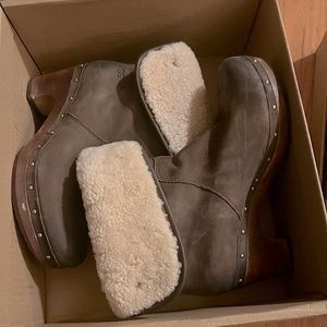 Ugg Lynnea Brown Suede Shearling Lined Foldover Platform Ankle Clog Boot